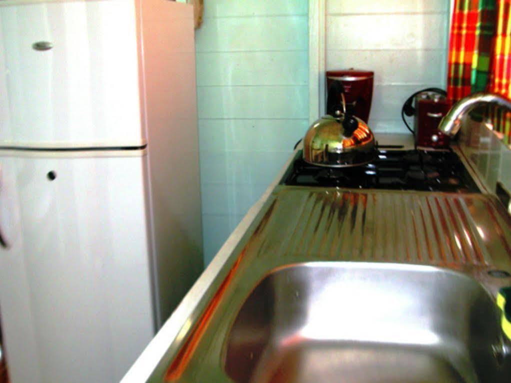 Chez Ophelia Cottage Apartments 로조 외부 사진